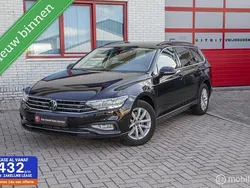 Zwart Gebruikt 2023 VW Passat Stationwagen | € 26.950 (Goede deal)