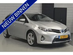Grijs, metallic lak Gebruikt 2015 Toyota Auris Touring Sports Stationwagen | € 12.750 (Eerlijke prijs)