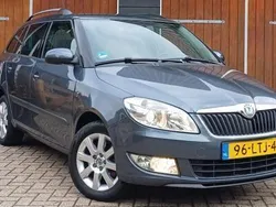 Grijs, metallic lak Gebruikt 2010 Skoda Fabia Elegance Stationwagen | € 2.850 (Iets duurder)