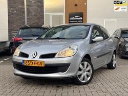 Grijs Gebruikt 2007 Renault Clio II Rip Curl Hatchback | € 1.299 (Goede deal)