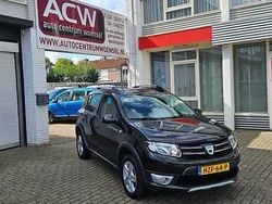 Zwart Gebruikt 2016 Dacia Sandero Lauréate Hatchback | € 6.900 (Goede deal)