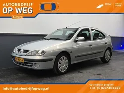 Grijs Gebruikt 2001 Renault Mégane Expression Hatchback | € 2.350 (Iets duurder)
