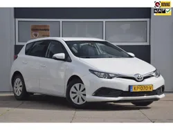 Wit Gebruikt 2016 Toyota Auris Comfort Hatchback | € 11.950 (Goede deal)