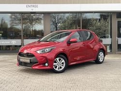 Rood Gebruikt 2022 Toyota Yaris Active Hatchback | € 15.950 (Goede deal)