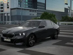 Grijs Nieuw 2024 BMW 530e M Sport Sedan | € 78.017 (Goede deal)