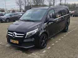 Zwart Gebruikt 2020 Mercedes V300 MPV | € 31.950 (Goede deal)