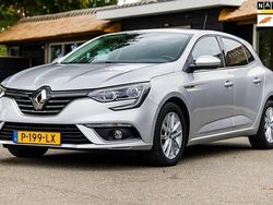 Grijs Gebruikt 2016 Renault Mégane III Zen Hatchback | € 9.949 (Eerlijke prijs)