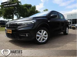 Zwart Gebruikt 2021 Dacia Sandero Comfort Hatchback | € 16.750 (Eerlijke prijs)