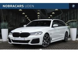 Wit Gebruikt 2022 BMW 530e Comfort Edition Stationwagen | € 44.950 (Iets duurder)