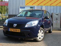 Blauw Gebruikt 2011 Dacia Sandero Ambiance Hatchback | € 5.995 (Iets duurder)