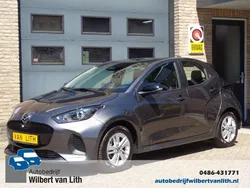 Grijs, metallic lak Gebruikt 2024 Mazda 2 Center-Line Hatchback | € 23.495 (Goede deal)