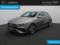 Berggrijs metaalkleur metallic Gebruikt 2024 Mercedes A250 AMG line Hatchback | € 35.950 (Eerlijke prijs)