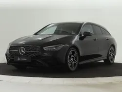 Donker 191 kosmoszwart metaalkleur metallic Gebruikt 2024 Mercedes 180 AMG line Sedan | € 41.950