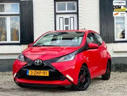 Rood Gebruikt 2015 Toyota Aygo X-play Hatchback | € 6.250 (Eerlijke prijs)