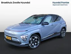 Meta blue pearl twotone abyss black (blauw parelmoer) Gebruikt 2024 Hyundai Kona Premium SUV | € 36.900 (Goede deal)