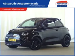 Zwart Gebruikt 2022 Fiat 500e Action Hatchback | € 21.995