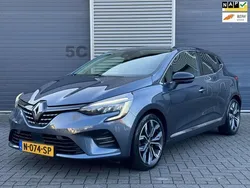 Grijs Gebruikt 2021 Renault Clio V Intens Hatchback | € 13.950 (Eerlijke prijs)