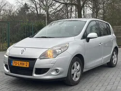 Grijs Gebruikt 2010 Renault Scénic III Dynamique MPV | € 5.795 (Eerlijke prijs)