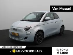 Blauw Gebruikt 2023 Fiat 500e La Prima Hatchback | € 21.440 (Goede deal)