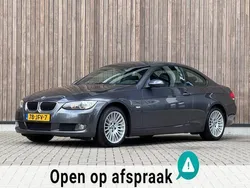 Grijs, metallic lak Gebruikt 2009 BMW 320 Executive Coupé | € 9.950 (Eerlijke prijs)
