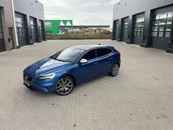 Blauw Gebruikt 2017 Volvo V40 Stationwagen | € 15.000 (Eerlijke prijs)