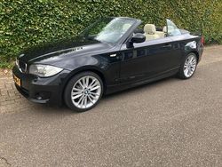 Zwart Gebruikt 2011 BMW 118 Cabriolet Comfort Edition Cabriolet | € 10.985 (Eerlijke prijs)