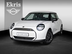 Wit Nieuw 2025 Mini Cooper SE Essential Hatchback | € 33.634 (Super prijs)