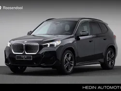 Zwart Nieuw 2024 BMW iX1 Sport Line SUV | € 69.880