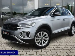 Grijs Gebruikt 2024 VW T-Roc Edition SUV | € 32.900 (Goede deal)