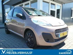 Beige Gebruikt 2013 Peugeot 107 Access Hatchback | € 3.250 (Eerlijke prijs)