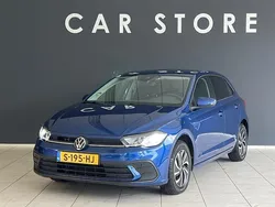 Blauw, metallic lak Gebruikt 2023 VW Polo Life Hatchback | € 16.845 (Goede deal)