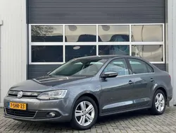 Grijs, metallic lak Gebruikt 2013 VW Jetta Hybrid Comfortline Sedan | € 8.950 (Eerlijke prijs)