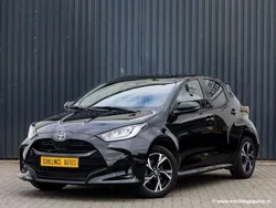 Zwart Gebruikt 2024 Toyota Yaris Hybrid Play Hatchback | € 24.550 (Eerlijke prijs)