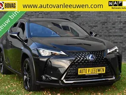 Zwart Gebruikt 2021 Lexus UX 250h SUV | € 29.420 (Eerlijke prijs)
