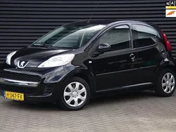 Zwart, metallic lak Gebruikt 2009 Peugeot 107 Hatchback | € 2.450 (Eerlijke prijs)