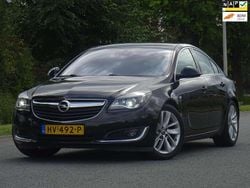 Zwart Gebruikt 2016 Opel Insignia Cosmo Hatchback | € 8.999 (Eerlijke prijs)
