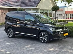 Zwart, metallic lak Gebruikt 2024 VW Caddy Style MPV | € 41.500 (Duur)