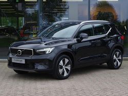 Zwart Gebruikt 2023 Volvo XC40 Plus SUV | € 38.950 (Eerlijke prijs)