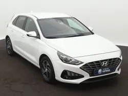 Wit Gebruikt 2021 Hyundai i30 Comfort Hatchback | € 21.400 (Eerlijke prijs)