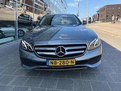 Grijs Gebruikt 2017 Mercedes E200 Ambition Sedan | € 29.950 (Goede deal)