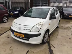 Wit Gebruikt 2009 Nissan Pixo Visia Hatchback | € 990 (Eerlijke prijs)