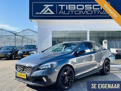 Grijs Gebruikt 2013 Volvo V40 CC Summum Stationwagen | € 17.749 (Duur)