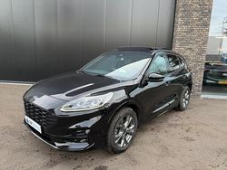 Zwart (metallic) Gebruikt 2023 Ford Kuga ST-Line X SUV | € 30.900 (Eerlijke prijs)