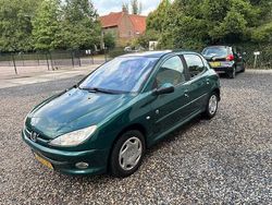 Groen Gebruikt 2003 Peugeot 206 Roland Garros Hatchback | € 2.295 (Iets duurder)