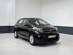 Zwart, metallic lak Gebruikt 2020 Kia Picanto Hatchback | € 10.449 (Eerlijke prijs)