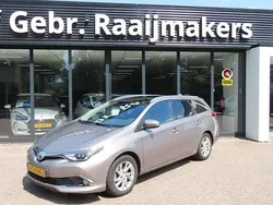 Bruin Gebruikt 2015 Toyota Auris Touring Sports Stationwagen | € 7.900 (Goede deal)