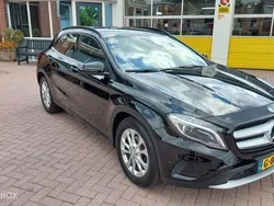 Zwart Gebruikt 2017 Mercedes GLA180 Ambition SUV | € 20.750 (Eerlijke prijs)