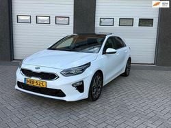 Wit Gebruikt 2018 Kia Ceed Hatchback | € 16.999 (Eerlijke prijs)