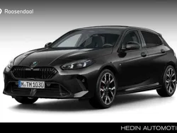 Zwart Nieuw 2025 BMW 120 M Sport Hatchback | € 56.858