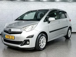 Grijs Gebruikt 2012 Toyota Verso-S MPV | € 9.950 (Eerlijke prijs)